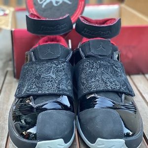 Air Jordan xx retro size 11 with OG box insert